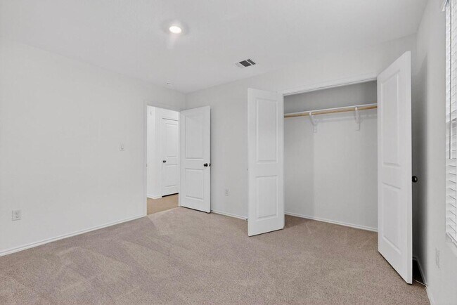 Building Photo - 107 Herald Dr