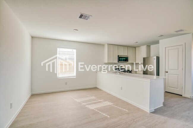 Building Photo - 732 Magnolia Creek Dr