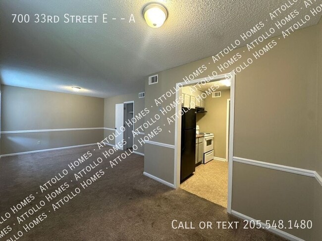 Building Photo - 700 E 33rd St
