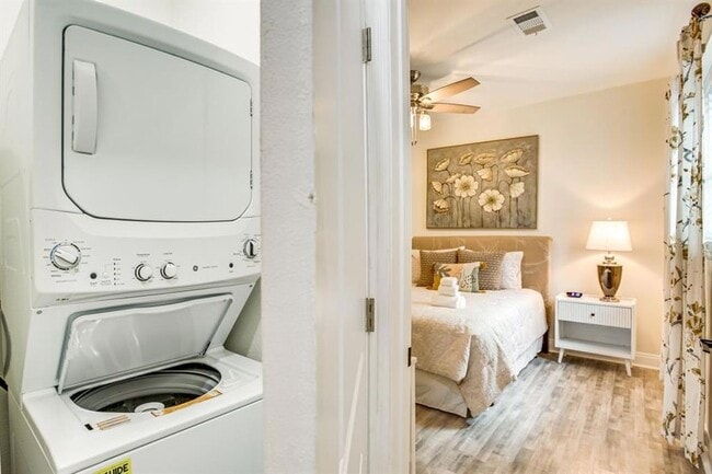 Building Photo - 2102 Philip St