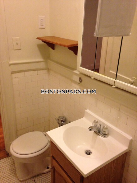 Building Photo - 1163 Boylston St