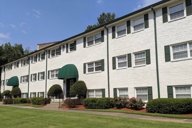 Building Photo - Move In Specials At Dodson Courtyard Apartments
