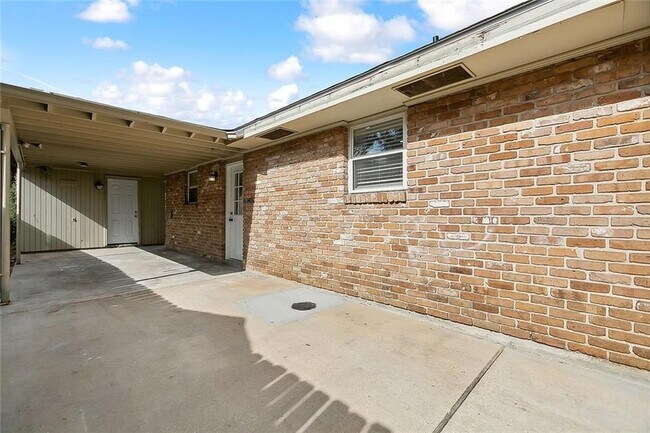 Building Photo - 1808 Elise Ave