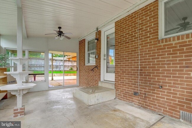 Building Photo - 7623 Arlen St