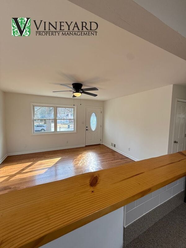 Building Photo - 1023 Pine Valley Dr NE