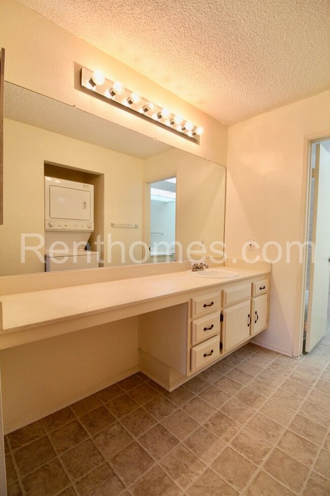 Building Photo - Mission Valley, 10225 Caminito Cuervo #143- Secured building! Close to shops and restaurants!