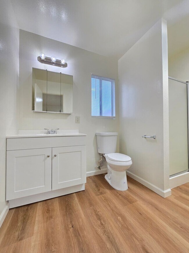 Building Photo - House for rent in LANCASTER | 3 Bedrooms |...