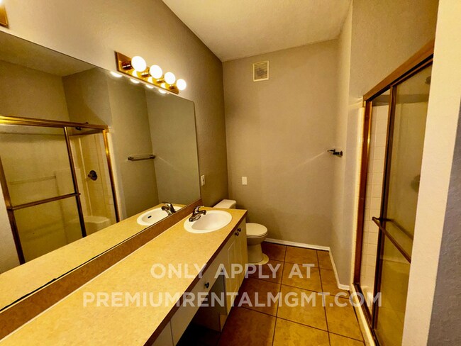 Building Photo - Spacious 2 Bed / 2 Bath Second-Floor Condo at Grand Reserve at Kirkman Park