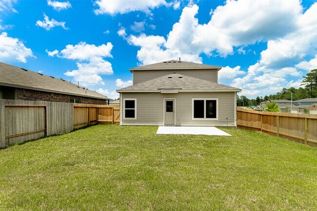Building Photo - 8205 Red Spruce St