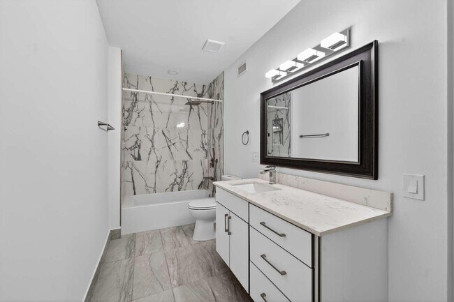 Building Photo - 7512 Courtyard Run E