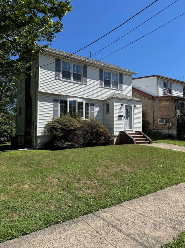 Building Photo - 14 Raydol Ave