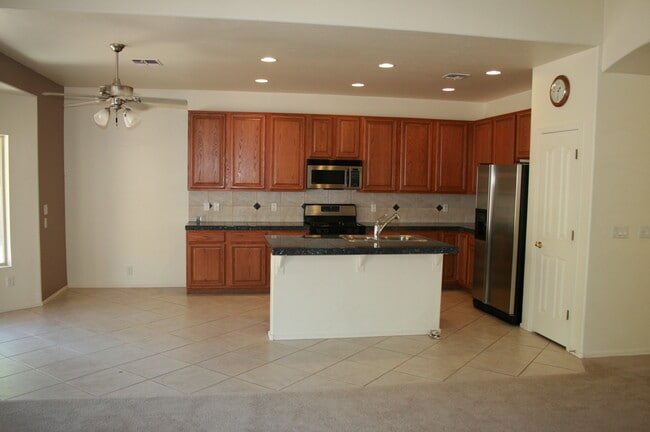 Building Photo - 4302 N Sunset Cliff Dr
