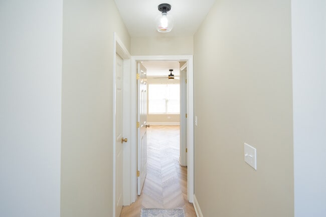 Building Photo - 2835 Rutland Cir