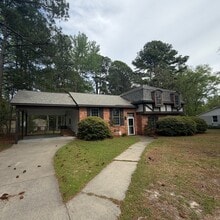 Building Photo - 3208 Ellsworth Dr