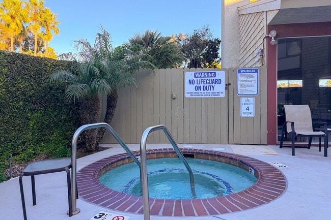 Building Photo - 717 Ocean View Dr