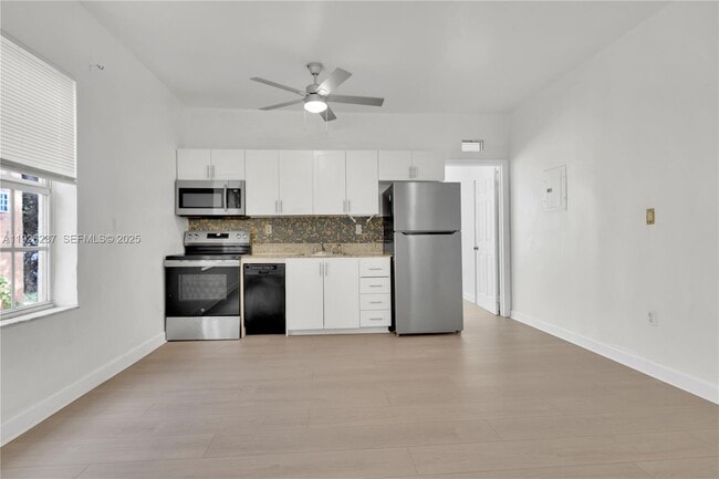 Building Photo - 963 SW 6th St