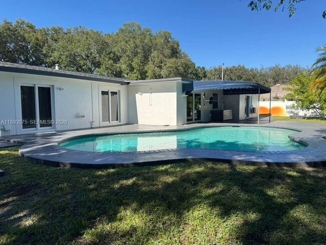 Building Photo - 740 Beachwood Ln