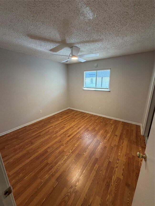 Building Photo - 1725 Toomey Rd