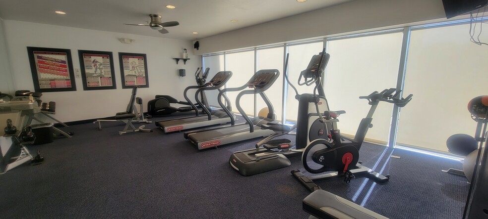 Building Photo - 4276 S Main St