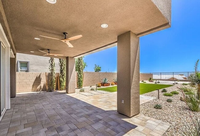 Building Photo - Summerlin Stunner- Spacious Backyard, Stri...