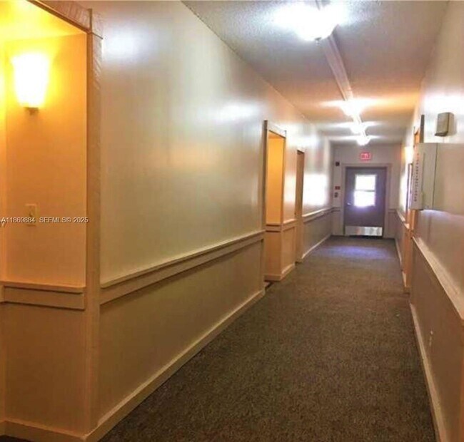 Building Photo - 3123 Oakland Shores Dr