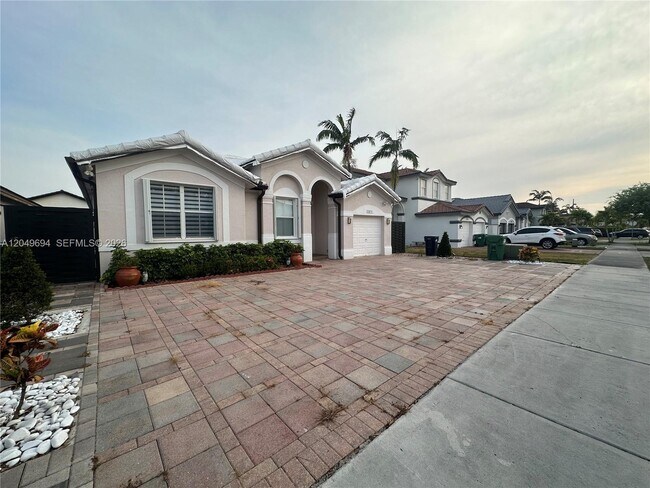 Building Photo - 15478 SW 23rd Ln