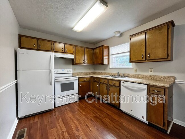 Building Photo - 4929 Brighton Ln