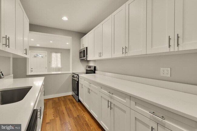 Building Photo - 1710 37th St NW