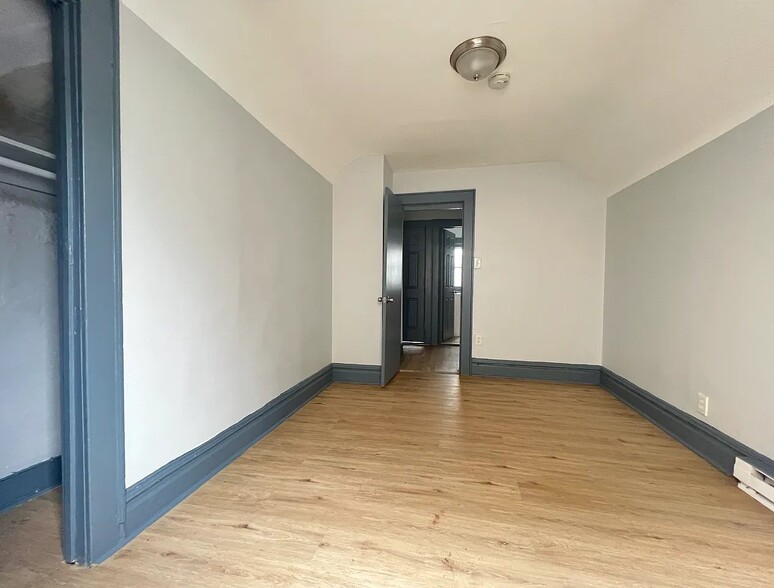 Building Photo - 93 Rose Ter
