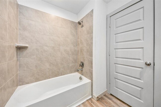 Building Photo - 14734 Sweetwater Dr