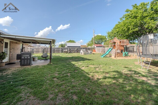 Building Photo - 1505 City View Dr