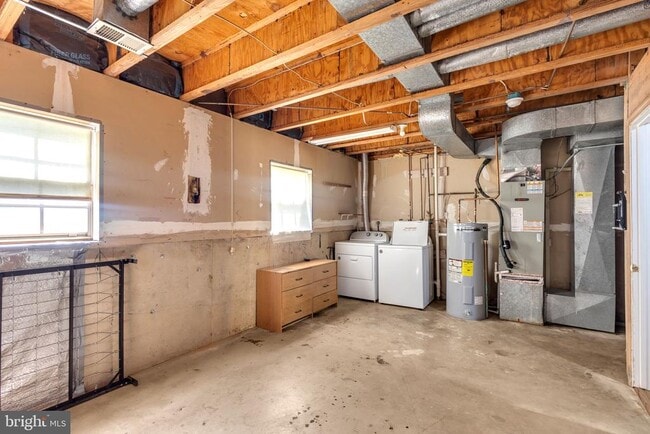 Building Photo - 5743 Burke Towne Ct