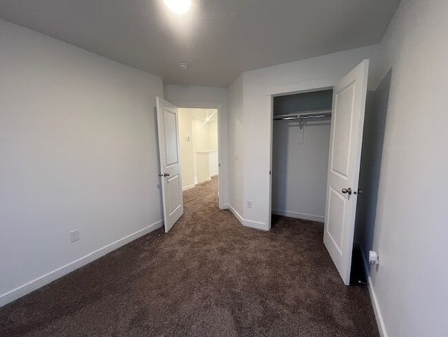 Building Photo - Flexible lease terms!