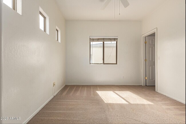 Building Photo - 513 W Beautiful Ln