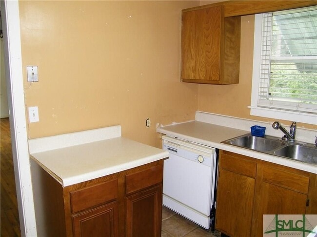 Building Photo - Single-family home