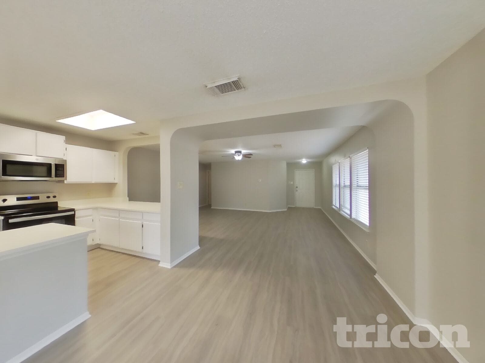 Building Photo - 8238 Bent Meadow Dr