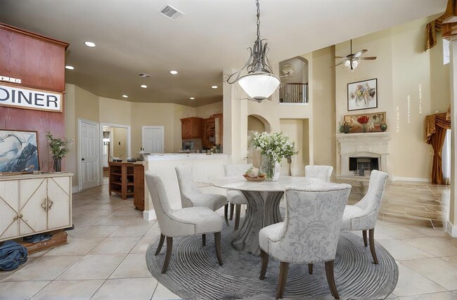 Building Photo - 14210 Mopan Springs Ln