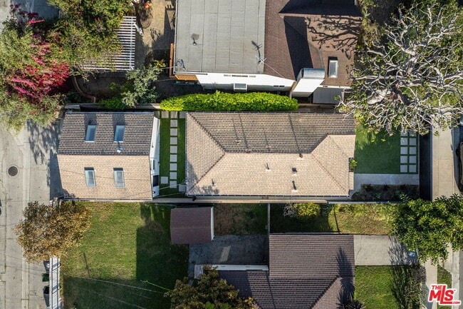 Building Photo - 841 Oxford Ave