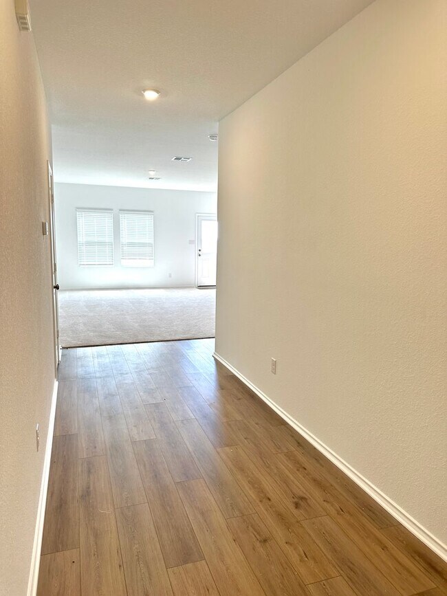 Building Photo - Coming Soon!  Late July Move in Available...