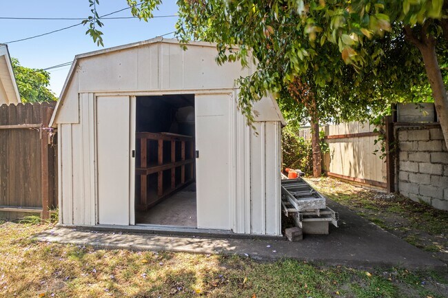 Building Photo - 5342 Emporia Ave