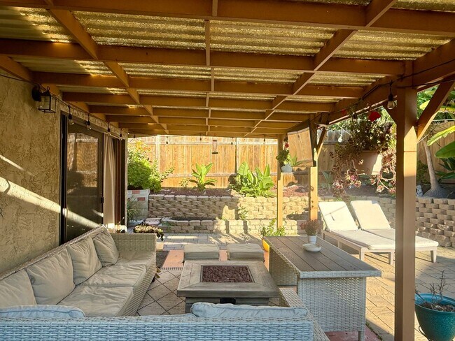 Building Photo - Ranch Style Home in Rancho Pondarosa Community