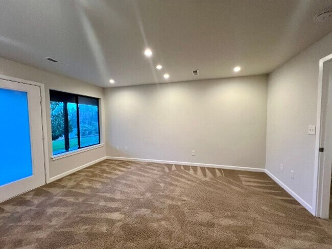 Building Photo - PENDING APPLICATION; Beach Front Access - ...