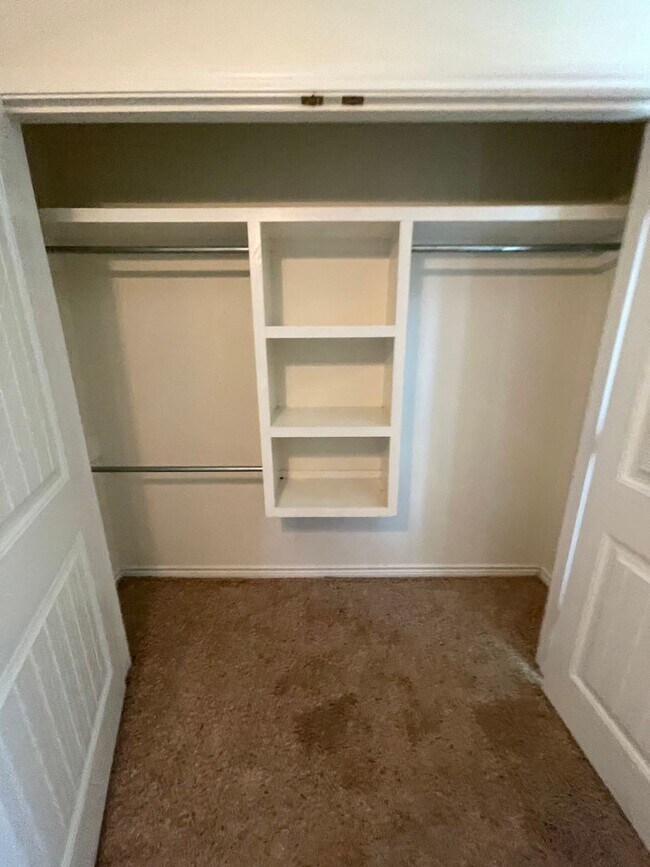 Building Photo - Spacious 4 Bed 2 Bath! Mesa School District!