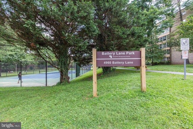 Building Photo - 8934 Battery Pl