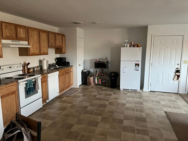 Building Photo - 400 Green St