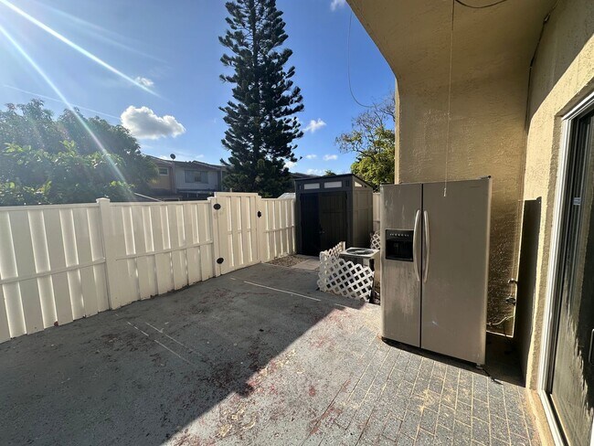 Building Photo - 3590 NW 91st Ln
