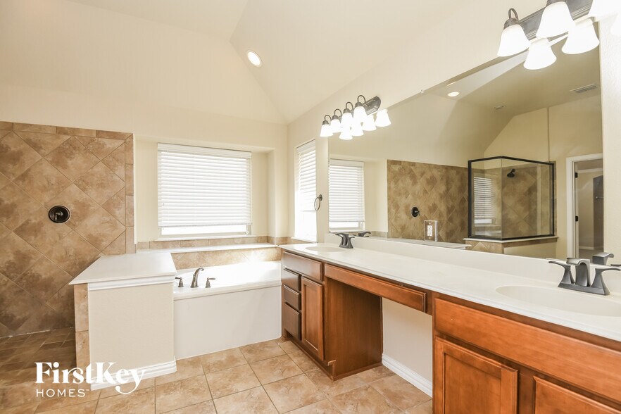 Building Photo - 2488 Deer Run