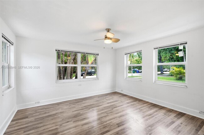 Building Photo - 2355 Overbrook St