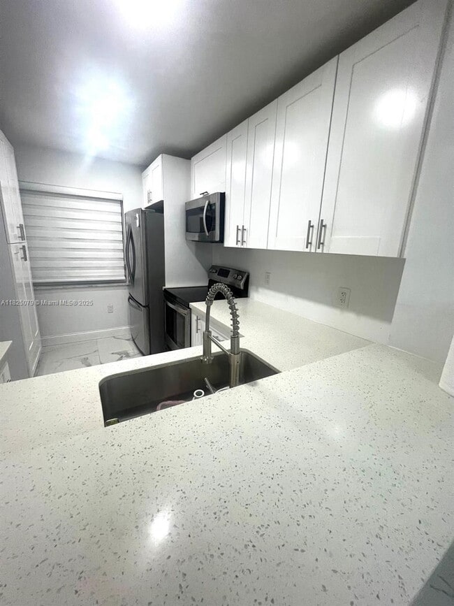 Building Photo - 14213 SW 121st Pl