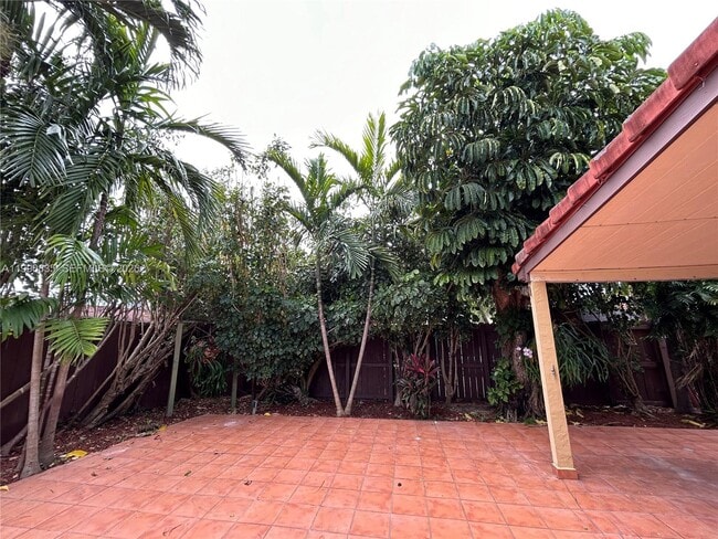 Building Photo - 8910 SW 4th Ln